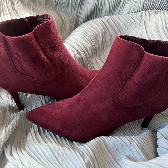 Alfani new without box suede burgundy short boot - Picture 3 of 9